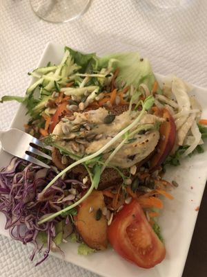 The house starter salad  at Les Mille Poetes in Narbonne