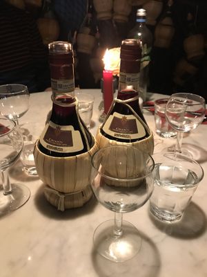 Good whine at Pizzeria Il Vesuvio in The Hague