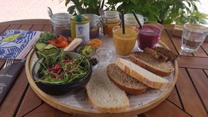 Vegan lunch voor twee personen at Anne&Max in Arnhem