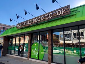 Established in 2009, the Dill Pickle was born out of the Logan Square Farmer’s Market and opened its first small location in Fullerton. In 2017, the Dill Pickle expanded to its c at Dill Pickle Food Co-op in Chicago