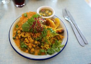 Hot Bowl: Black-eyed peas + Banana plantain + Rice jollof at Jah Jah in Paris