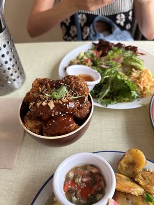BBQ cauliflower wings   at Jah Jah in Paris
