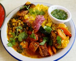 Hot bowl w/smoked tofu at Jah Jah in Paris