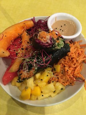 Raw bowl at Jah Jah in Paris