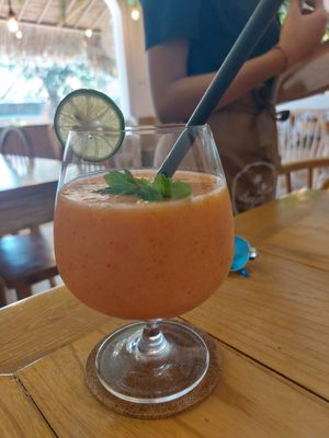 Smoothie with strawberry, mango and banana ( 7/10) at Beach Bowl in Legian