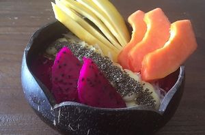 smoothie bowl at Beach Bowl in Legian