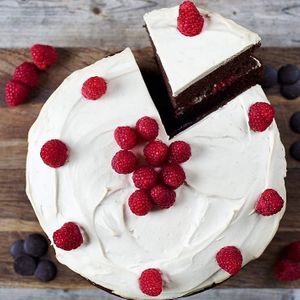 What they advertise on Instagram: https://www.instagram.com/p/CLOnOdxHLn5/ at Romeo's Sugar Free Bakery in North London