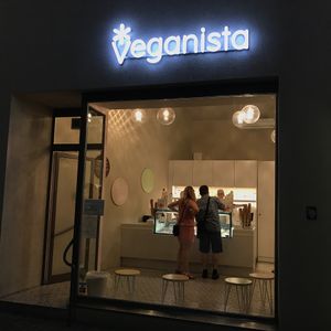 storefront at Veganista Ice Cream IV in Vienna