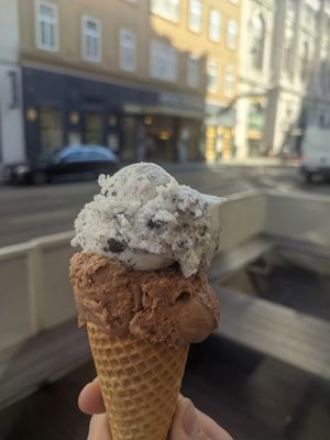 Cookie & parliné at Veganista Ice Cream IV in Vienna