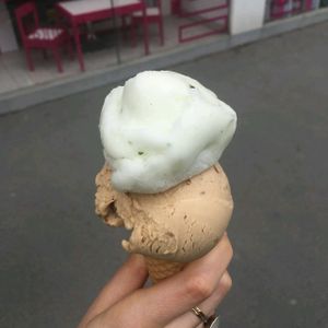 Maple Pecan und Zitronenmelisse   at Veganista Ice Cream IV in Vienna
