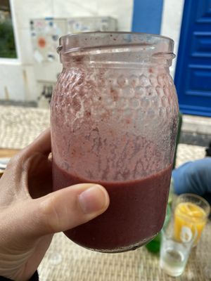 detox smoothie with açai  at Sunset Bamboo Bar in Ericeira