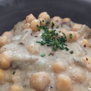 Chickpeas in truffle sauce at El Enano Verde in Torremolinos