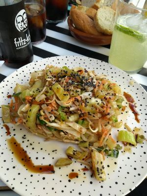 Cold Thai Noodle Salad with veggies and tahini at El Enano Verde in Torremolinos