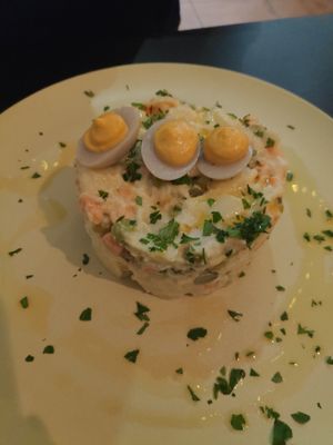 Cada semana van cambiado el menú. Puedes elegir dos platos. Relación calidad precio, excelente.cuando vuelva a Sevilla repetiré at El Enano Verde in Torremolinos