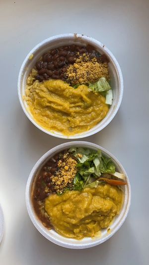 Vatapá, com arroz, salada, feijão e farofa. 💚 at Rango Verde in Fortaleza