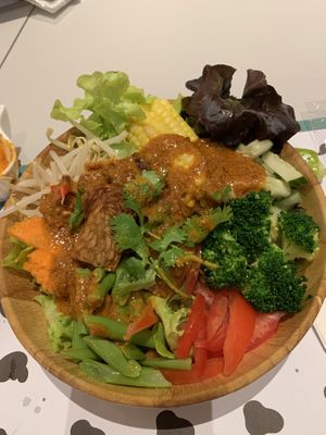 Tempeh satay salad at Broccoli Revolution - Central Embassy in Bangkok