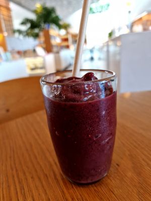 Acai smoothie at Broccoli Revolution - Central Embassy in Bangkok