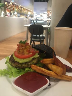 Burger at Broccoli Revolution - Central Embassy in Bangkok