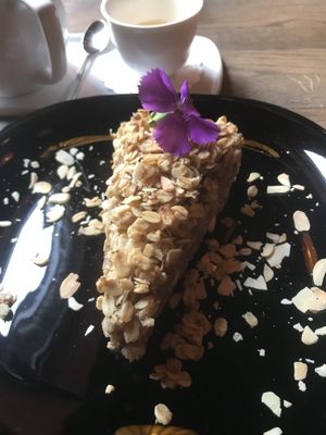 Vegan apple crumble at Pod Lampionami in Poznan