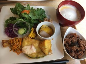 Set meal at Sarasya Shinsen Chaen in Tokyo