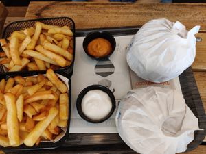 Burgers et frites at GreenBurger in Liege
