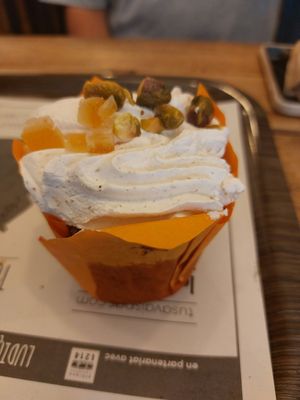 Carrot cupcake at GreenBurger in Liege