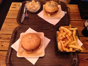 Top: Le Spitant, bottom: Le Dallas at GreenBurger in Liege