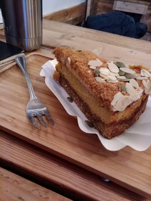 Desser potiron speculoos avec amandes effilées et graines de courge at GreenBurger in Liege