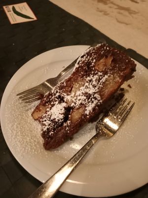 Chocolate-pear cake at Nirvana in Florence