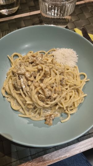 Carbonara tartufata at Nirvana in Florence