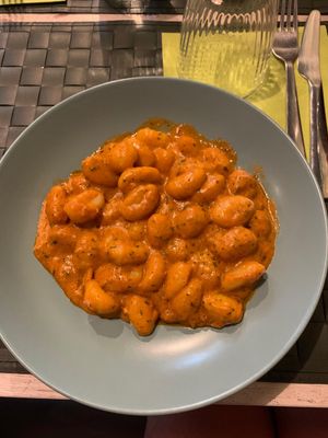 Gnocchis al pesto rosso 10€ at Nirvana in Florence