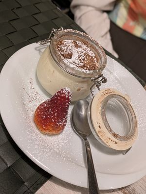 Tiramisú 5 € at Nirvana in Florence