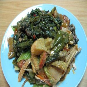 More food at Liew Chai Vegetarian in Kota Kinabalu