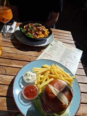 burger and mac n cheese at Natureza in Prague