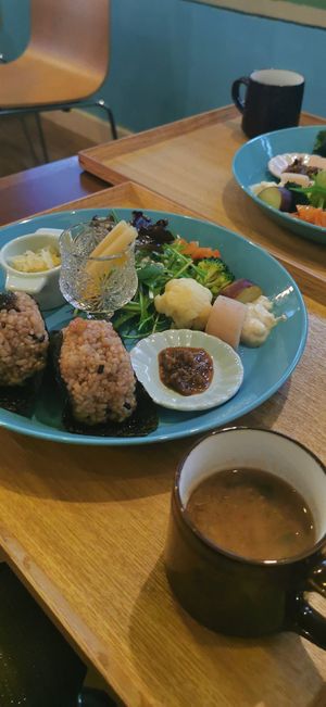 Onigiri set at Thallo in Kobe