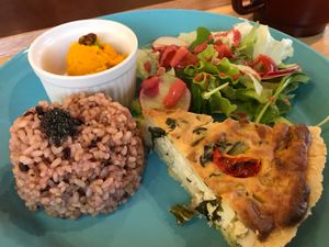 Small portion quiche set but yummy !  at Thallo in Kobe