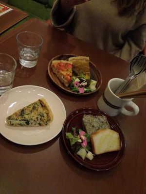 Quiche and Ricebread at Thallo in Kobe