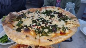 vegan pizza with spinach at Pitfire Pizza - Mar Vista in Los Angeles