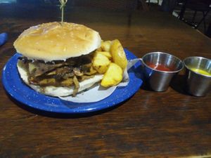 Combo do sanduiche Katakero com papas fritas at Katako Veg in Santiago