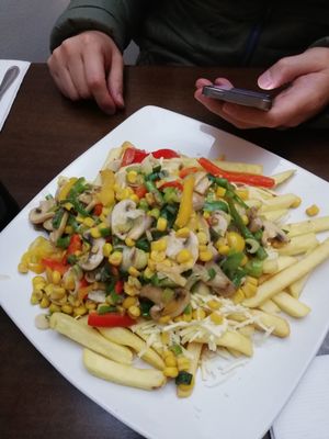 Chorrillana mediterránea at Katako Veg in Santiago