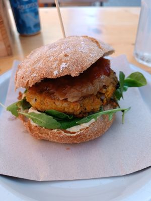 Vegan burger at etel&pan in Fisterra