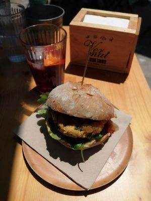 veggie burger at etel&pan in Fisterra