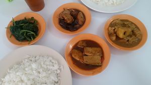 Excellent authentic vegetarian Chinese food at Unicorn Vegetarian Restaurant 麒麟素食餐厅 in Lahad Datu