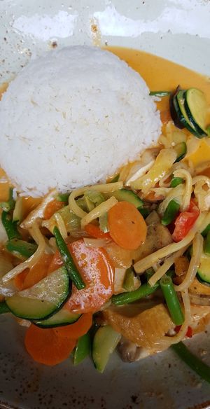 Veganes Curry mit Tofu und Reis at Kittichai - Ehrenstr in Cologne