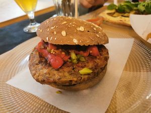 Hamburguesa de lentejas con pan alemán at Sa Sa Sa - Cuina Flexitariana in Calella