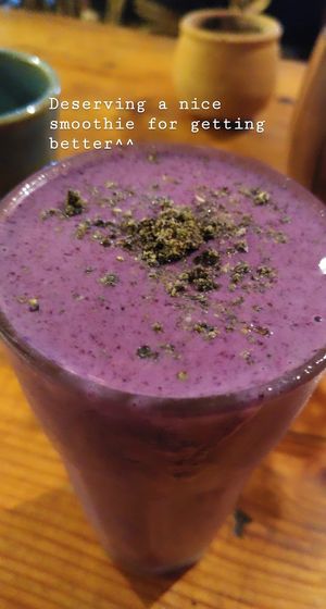 Blueberry smoothie at Zest in Agonda