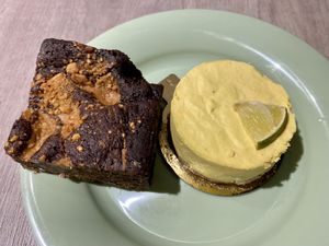 Chocolate brownie with peanut butter & a mango cheesecake  at Green Love in Marseille