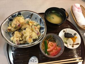 Tenpura-don set+small salad at Yamaichi Bekkan in Miyajima