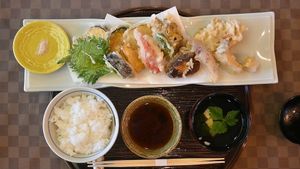 Vegan tempura lunch at Yamaichi Bekkan in Miyajima