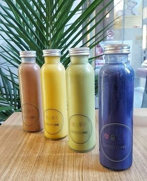 nut mylks at Smoothme Superfood Bar in Melbourne